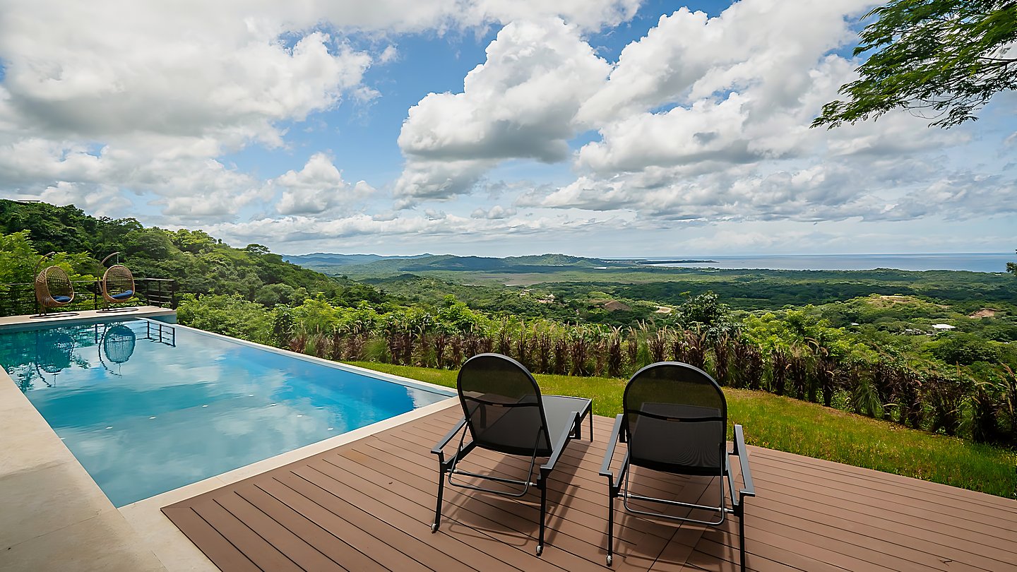 11360-L'agréable piscine avec vue mer