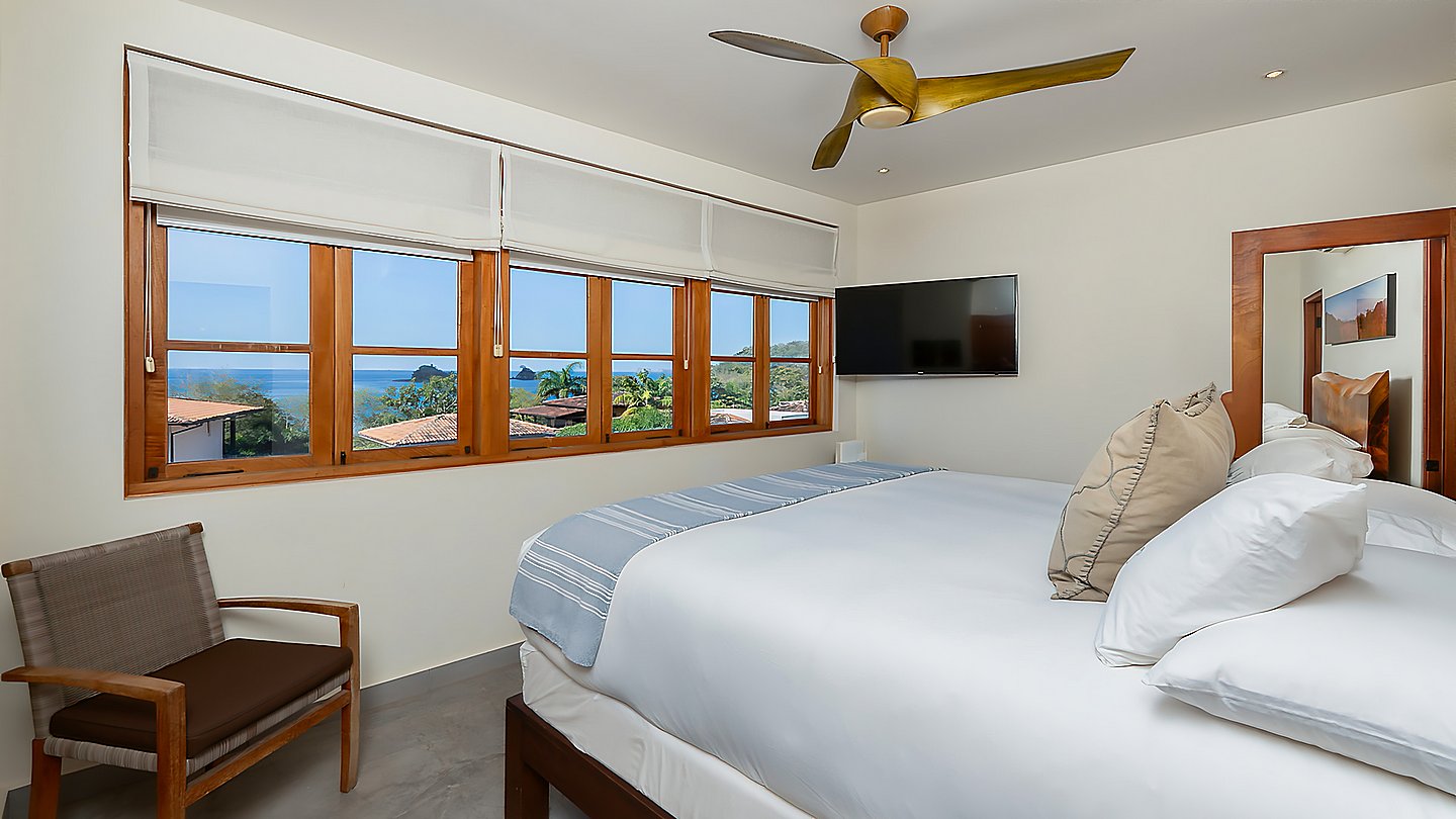 12338-La première chambre avec vue mer