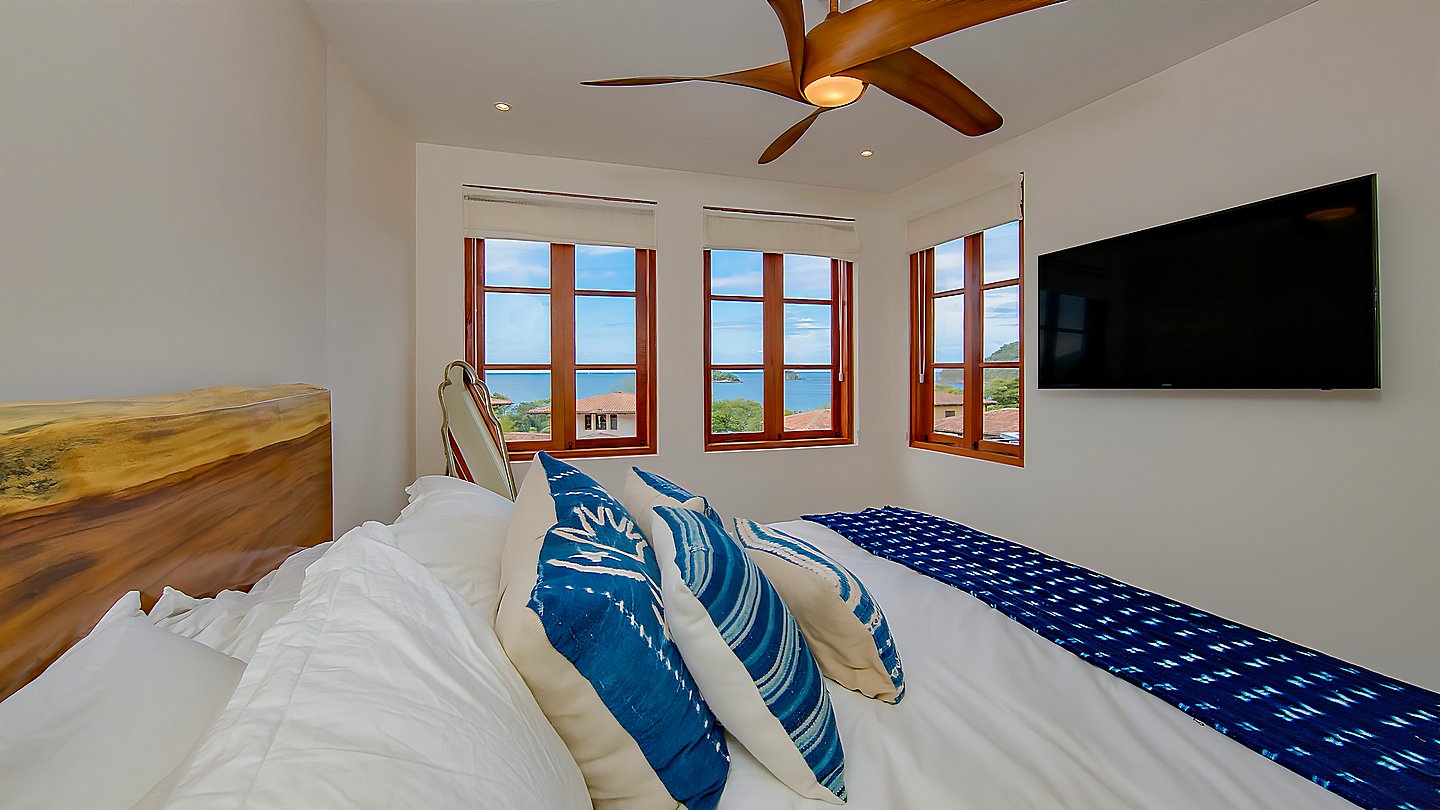 12335-La deuxième chambre avec vue mer