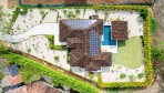 12384-Vue aérienne au-dessus de la villa