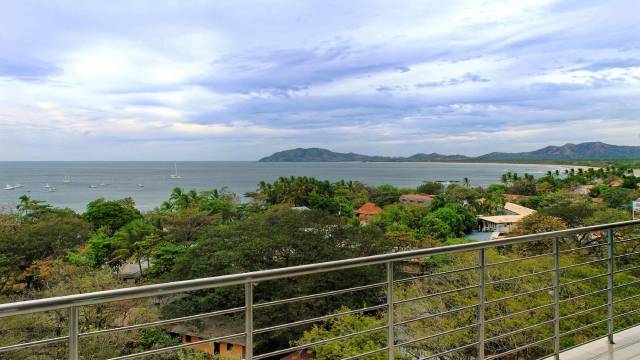 A Tamarindo, appartement penthouse en location avec vue panoramique sur l'océan...