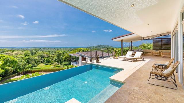 Villa en vente dans la région du Guanacaste, dotée d'une large vue sur le littoral...