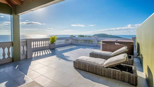 Penthouse en vente à Flamingo avec vue imprenable sur la mer...